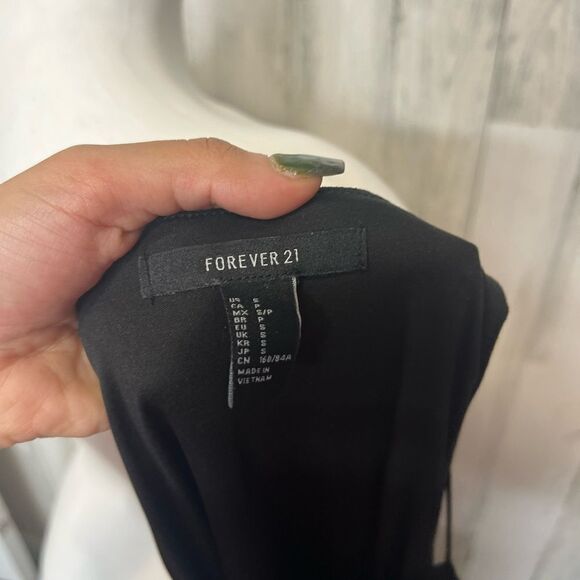 Dress   - Picture 4 of 7